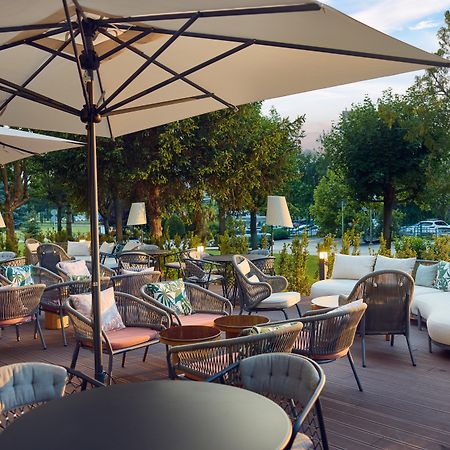 Hilton Sofia Hotell Exteriör bild
