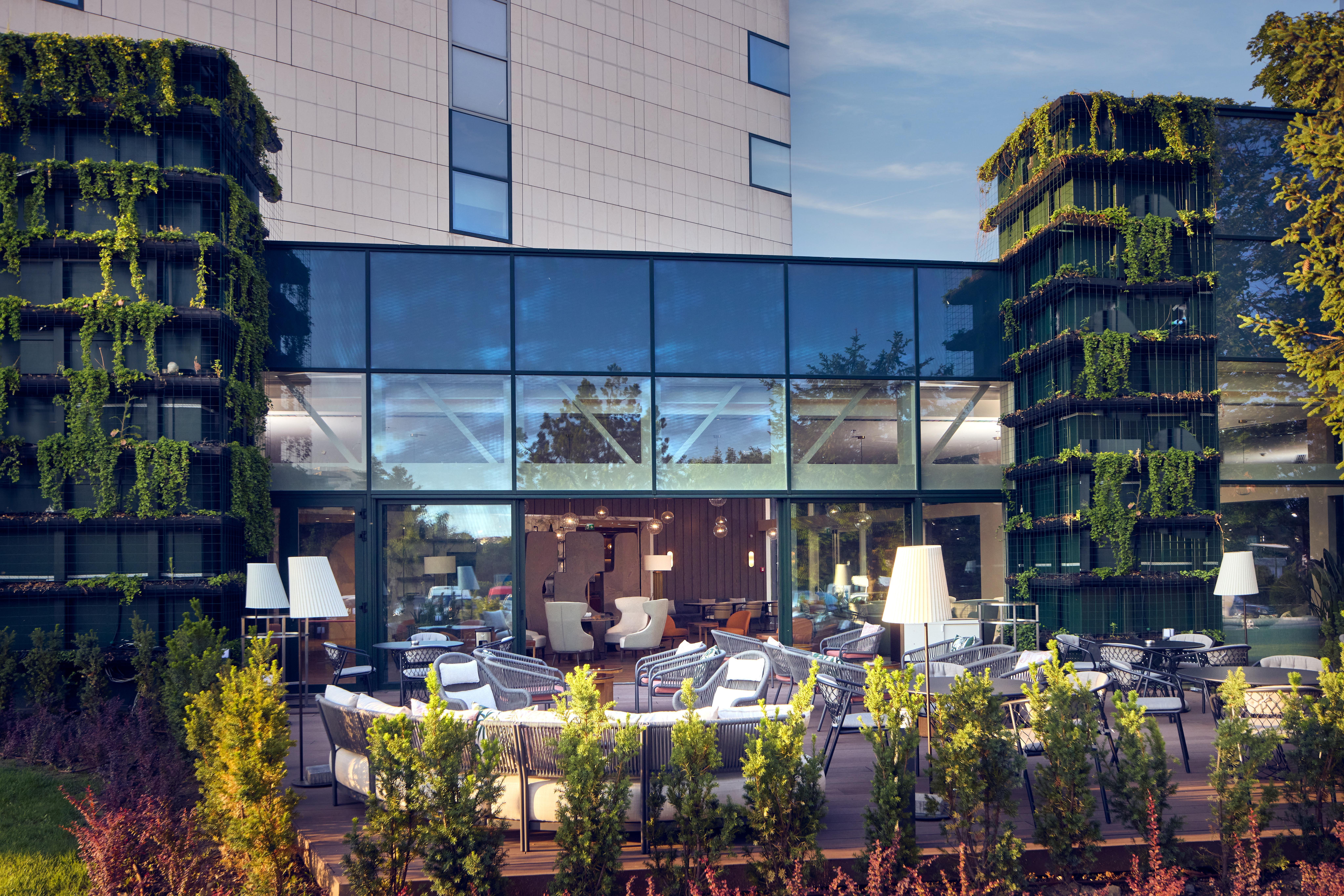 Hilton Sofia Hotell Exteriör bild
