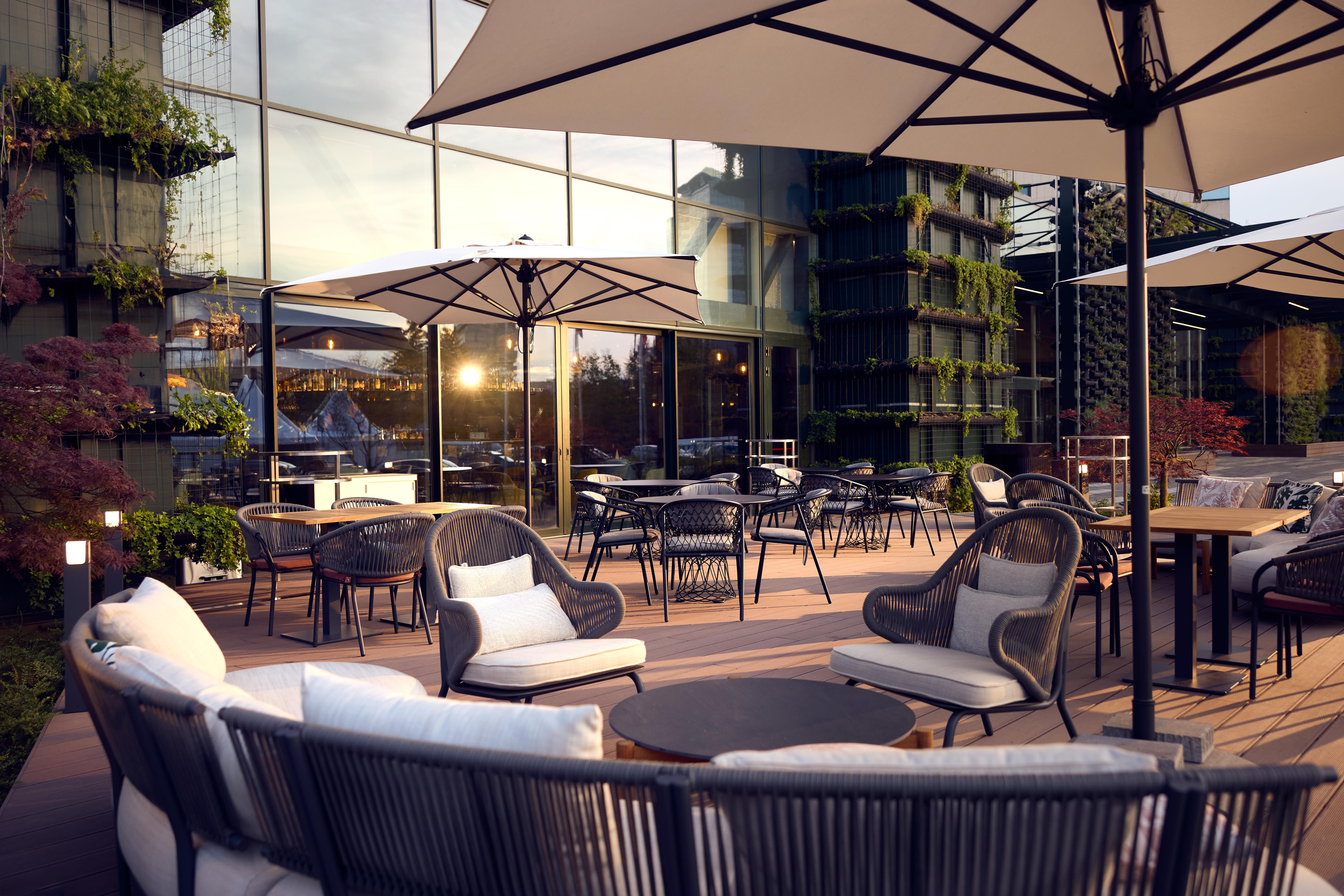 Hilton Sofia Hotell Exteriör bild